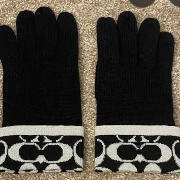 COACH SIGNATURE BLACK KNIT TECH GLOVES - Picture 1 of 6